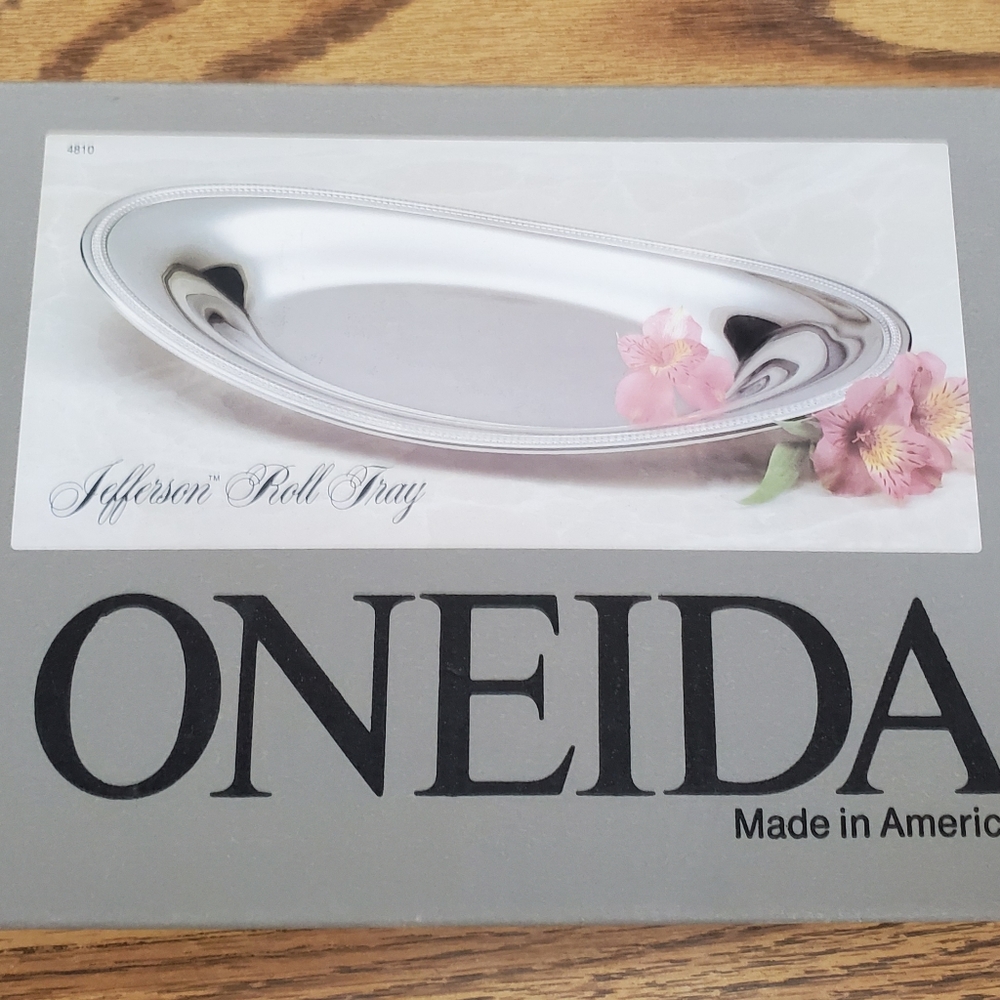 Oneida Silver Roll Tray - Jefferson
